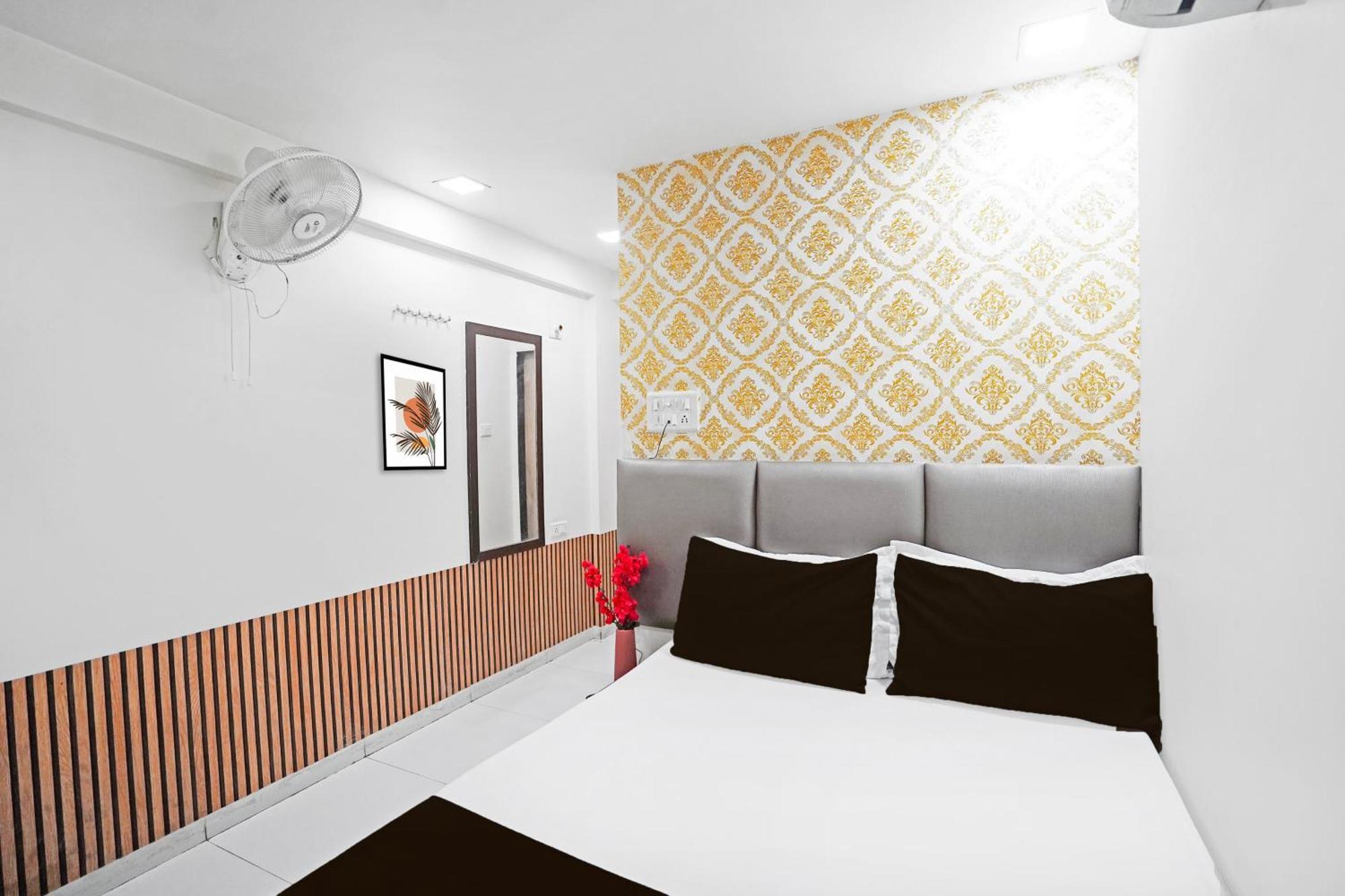 Hotel O S. G. Highway Formerly I Land Park Ahmadábád Exteriér fotografie